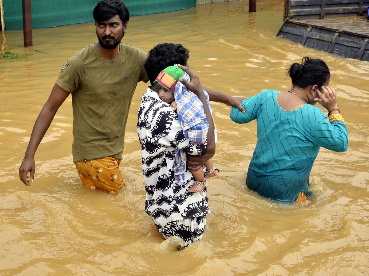 Ap-Floods-5.jpg 6