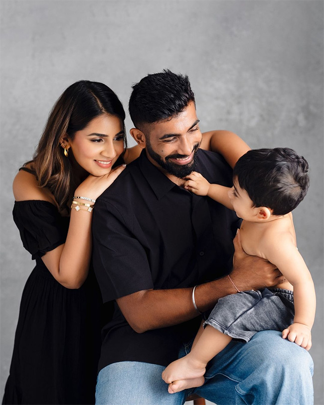 Jasprit_20Bumrah_20And_20Sanjana_20Celebrate_20Son_20Angads__20_284_29.jpg 4