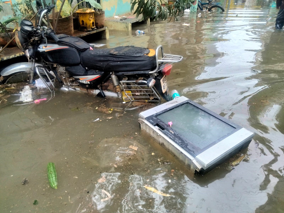 Vijayawada_20Flood_202024_20Photos__20_2814_29.jpg 14
