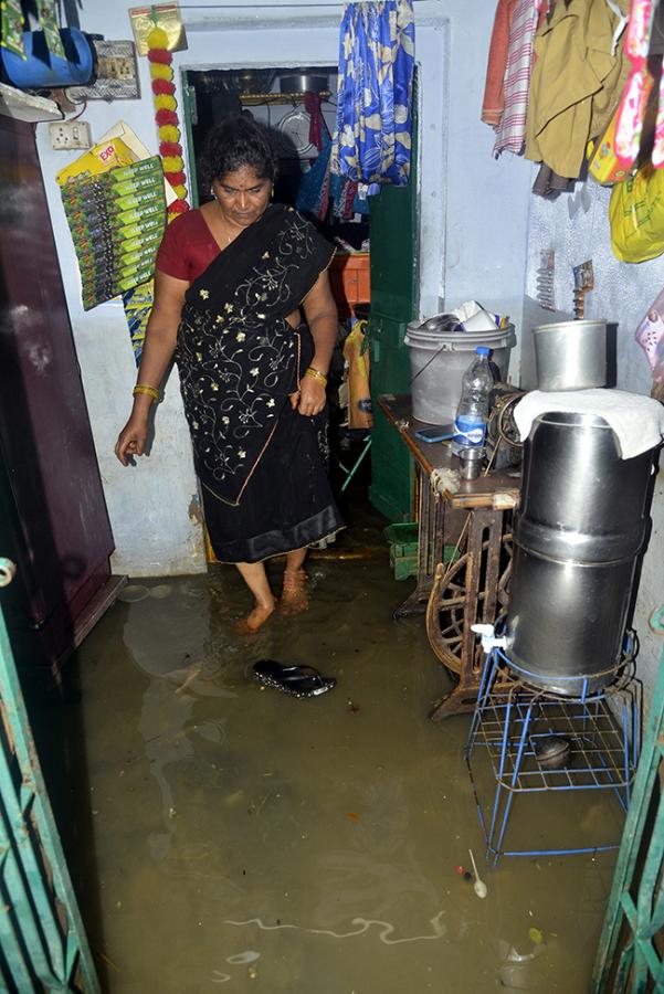 Vijayawada_20Flood_202024_20Photos__20_2816_29.jpg 16