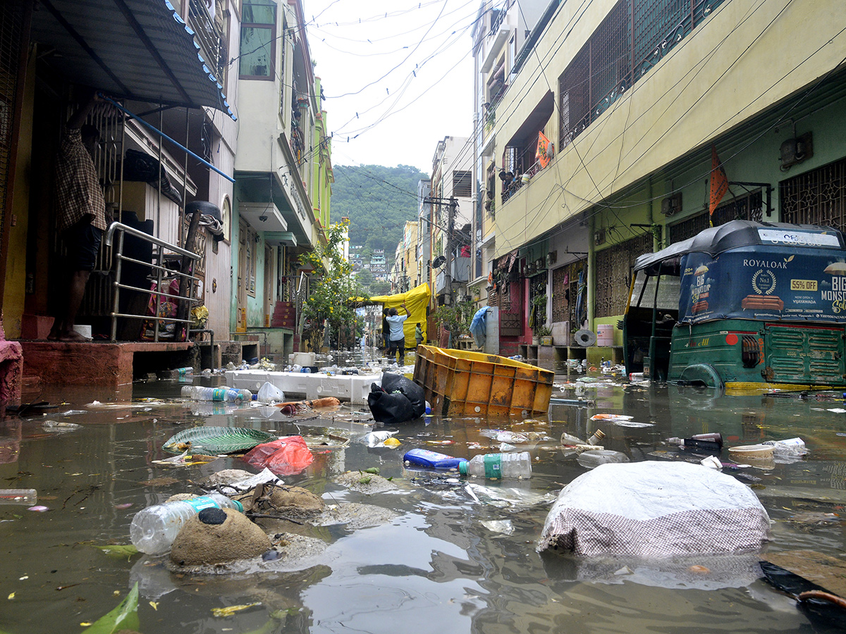 Vijayawada_20Flood_202024_20Photos__20_2826_29.jpg 26