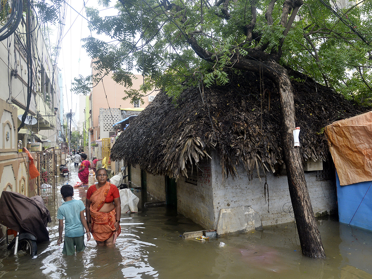 Vijayawada_20Flood_202024_20Photos__20_2829_29.jpg 29