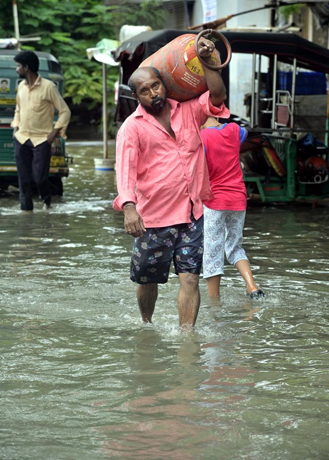 Vijayawada_20Flood_202024_20Photos__20_2837_29.jpg 37