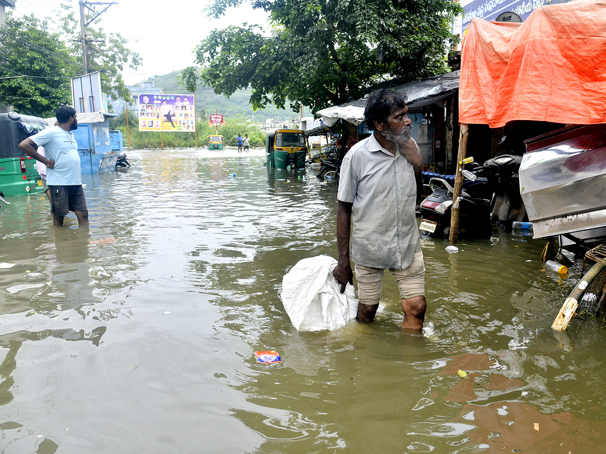 Vijayawada_20Flood_202024_20Photos__20_2845_29.jpg 45