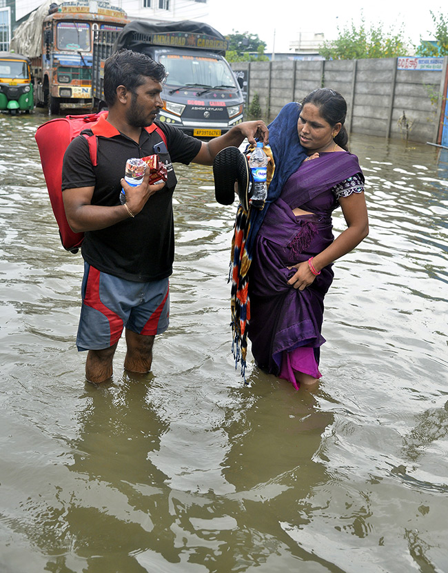 Vijayawada_20Flood_202024_20Photos__20_2850_29.jpg 50