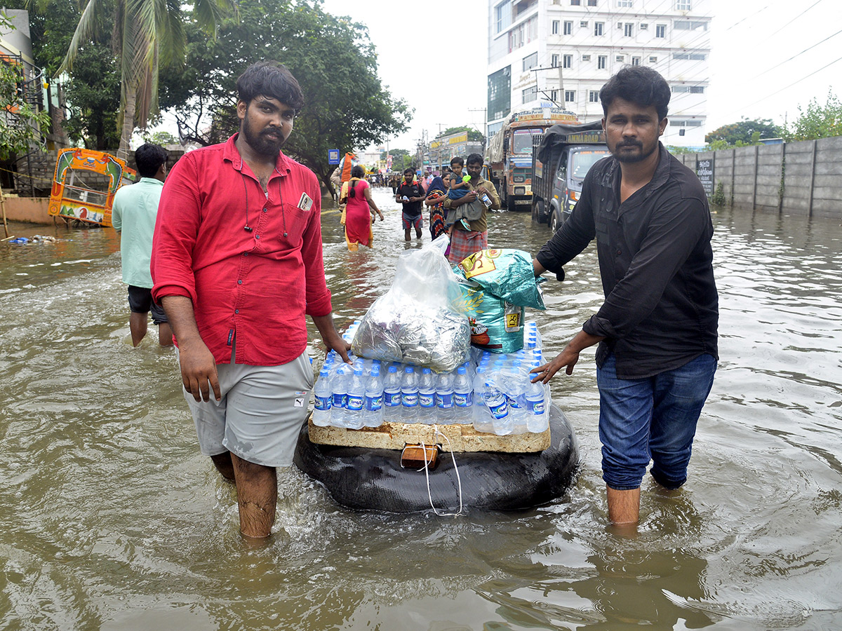 Vijayawada_20Flood_202024_20Photos__20_2851_29.jpg 51