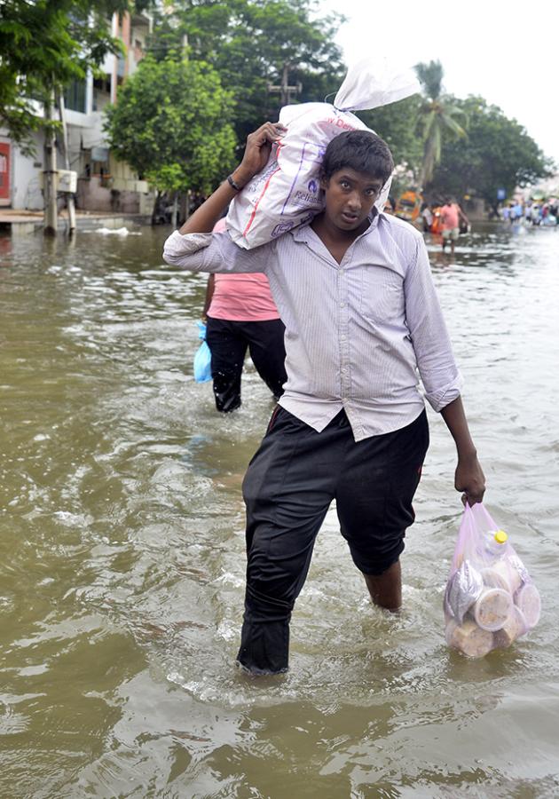 Vijayawada_20Flood_202024_20Photos__20_2853_29.jpg 53