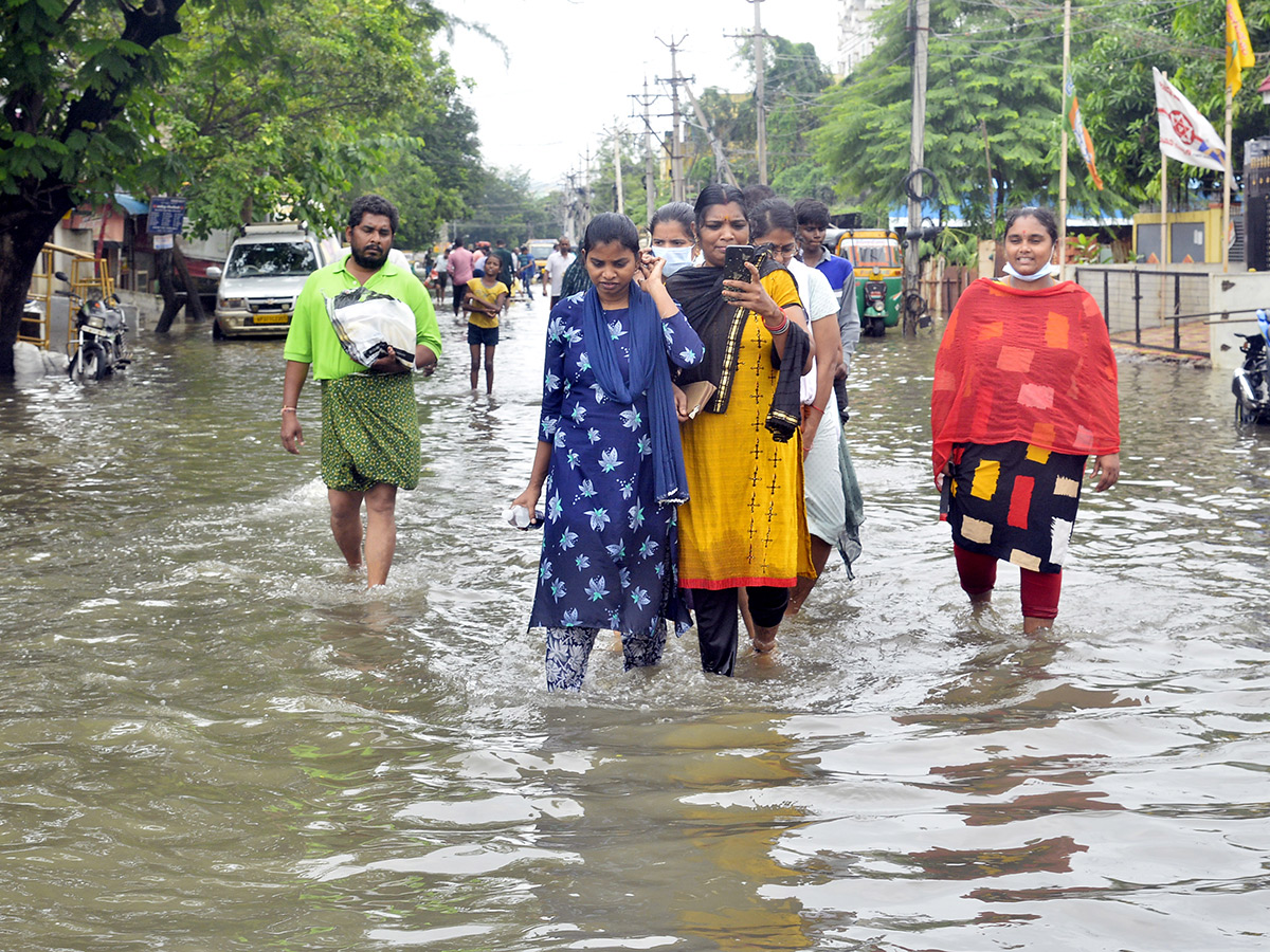 Vijayawada_20Flood_202024_20Photos__20_2859_29.jpg 59