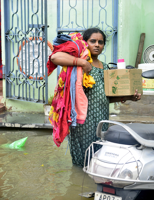 Vijayawada_20Flood_202024_20Photos__20_2873_29.jpg 73