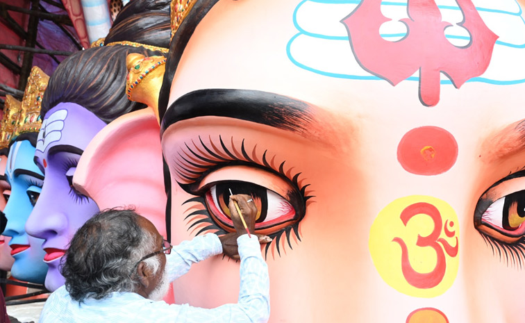 _20Khairatabad_20Ganesh_20eye_20painting_202024_20photos_20_289_29.jpg 9