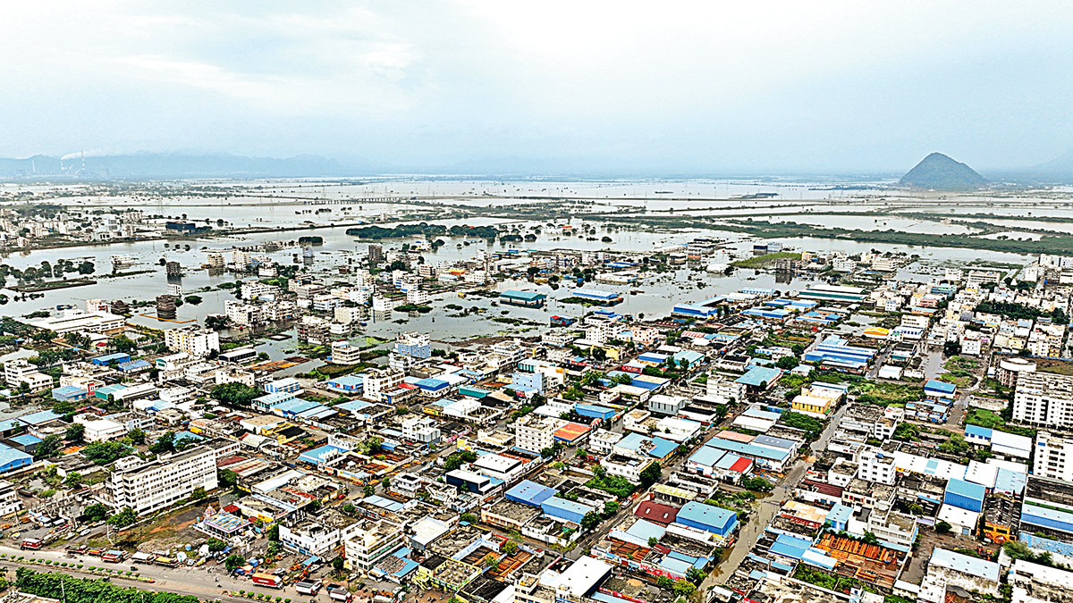 vijayawada_20budameru_20floods__20_2810_29.jpg 10
