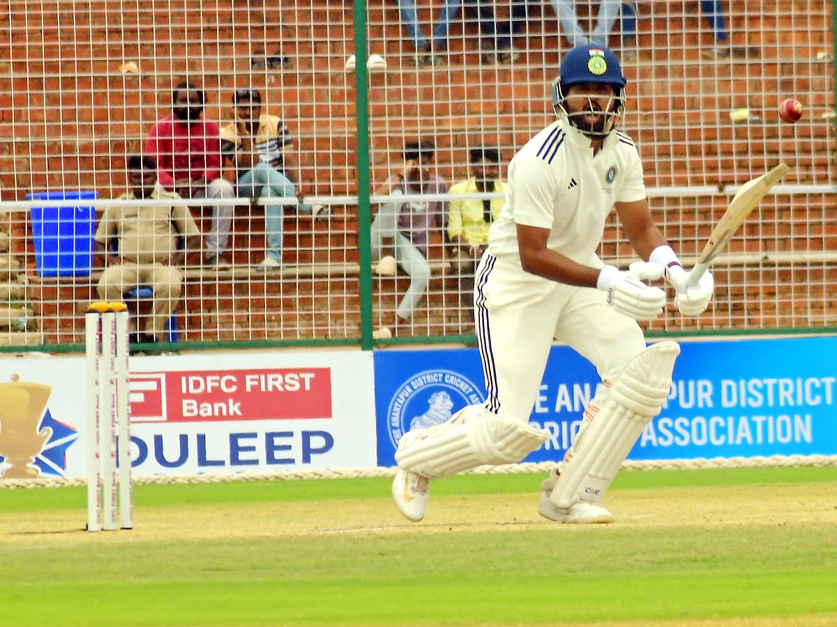 Duleep_20Trophy_202024_20Anantapur_20RDT_20Stadium_20Day_202_20Highlight_20Photos_20_2810_29.jpg 10