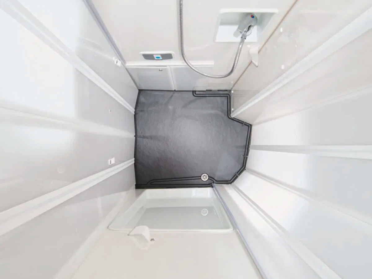 Mercedes-Sprinter-14.jpg 15