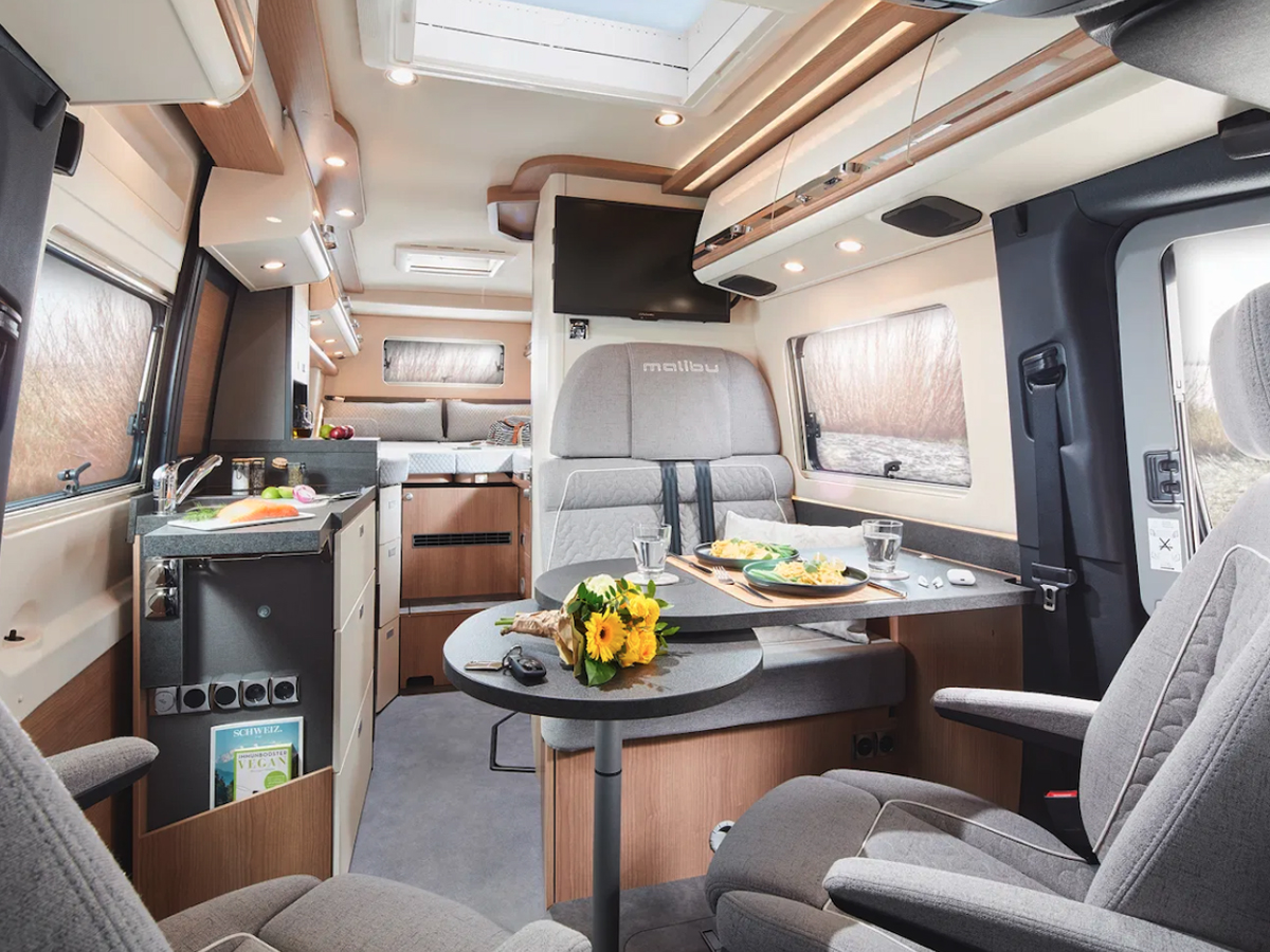 Mercedes-Sprinter-15.jpg 16