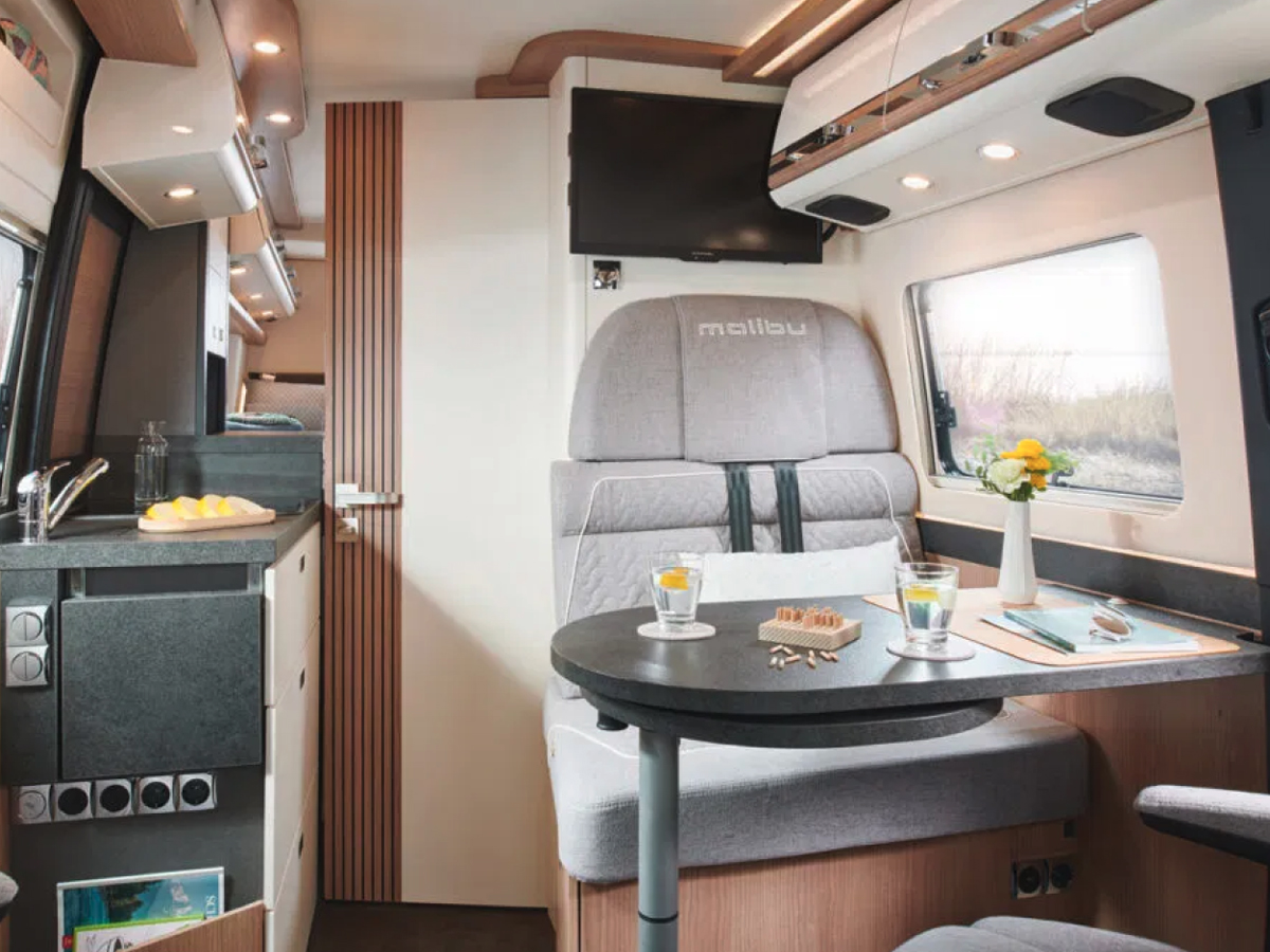 Mercedes-Sprinter-16.jpg 17
