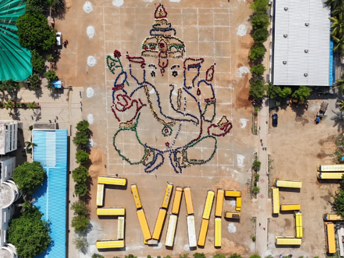 Lord_Ganesha_Students.jpg 3