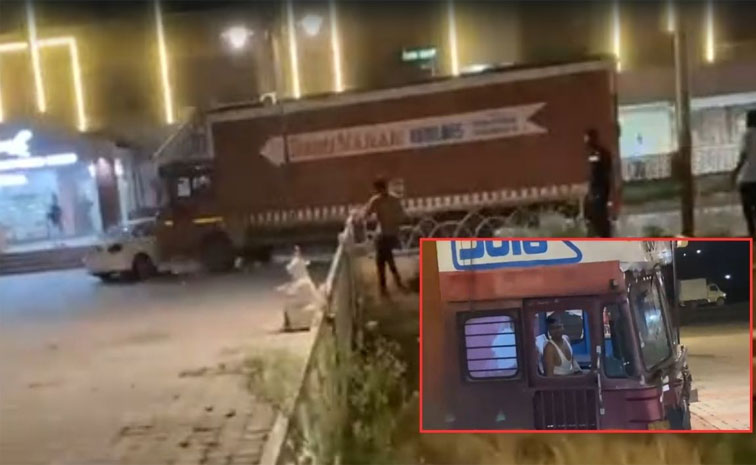 Truck.jpg