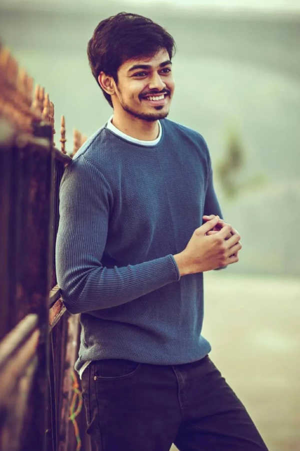 Naga-Manikanta-Bigg-Boss-8-Telugu-10.jpg 12