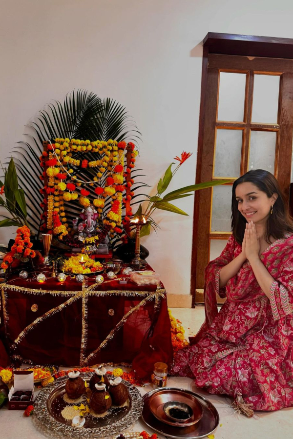 Celebs-Ganesh-14.jpg 15
