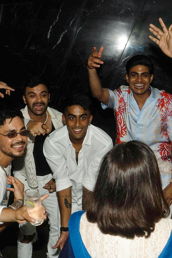 Shubman_20Gill_20Parties_20Hard_20With_20Buddies_20Ishan_20Kishan_2C_20KL_20Rahul_20And_20Shreyas_20Iyer_20Photos_20_288_29.jpg 9