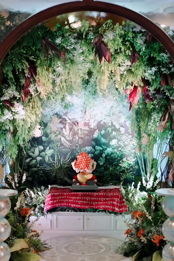 Hardik_20Pandya_26_23039_3Bs_20son_20Agastya_20With_20Krunal_20Pandya_20Residence_20For_20Ganesh_20Chaturthi_20Celebrations_20Photos_20_286_29.jpg 7