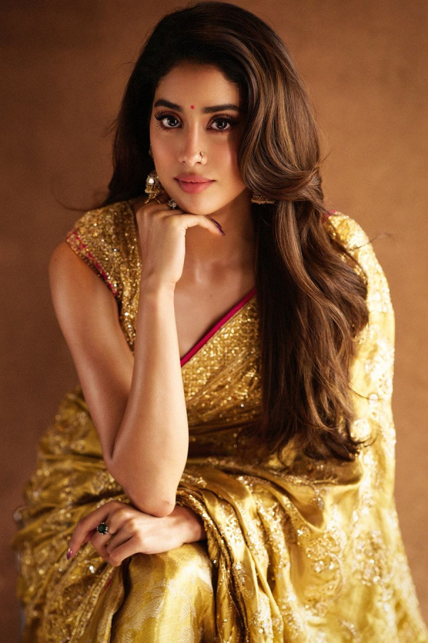 Janhvi-Kapoor-2.jpg 3