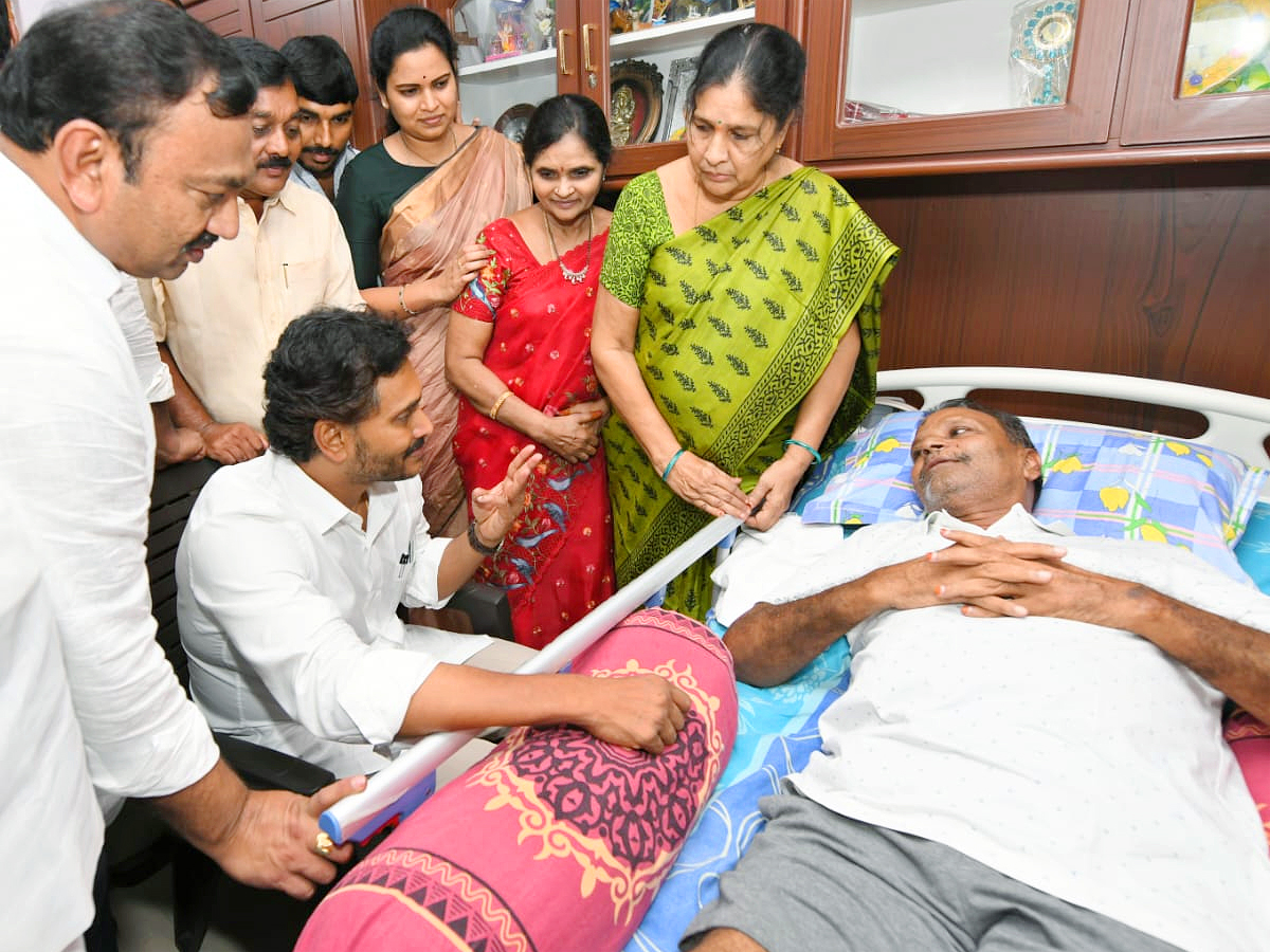 YS_20Jagan_20Visits_20Guntur_20Eda_20Sambireddy_20House_20Photos_20_282_29.jpg 2