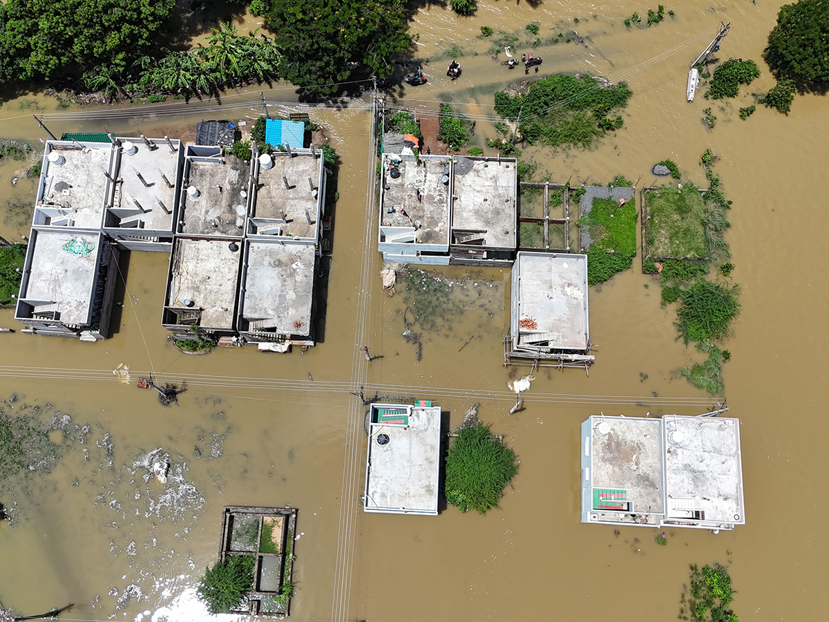 Heavy_20Flood_20Water_20To_20rajahmundry_20godavari_16.jpg 14