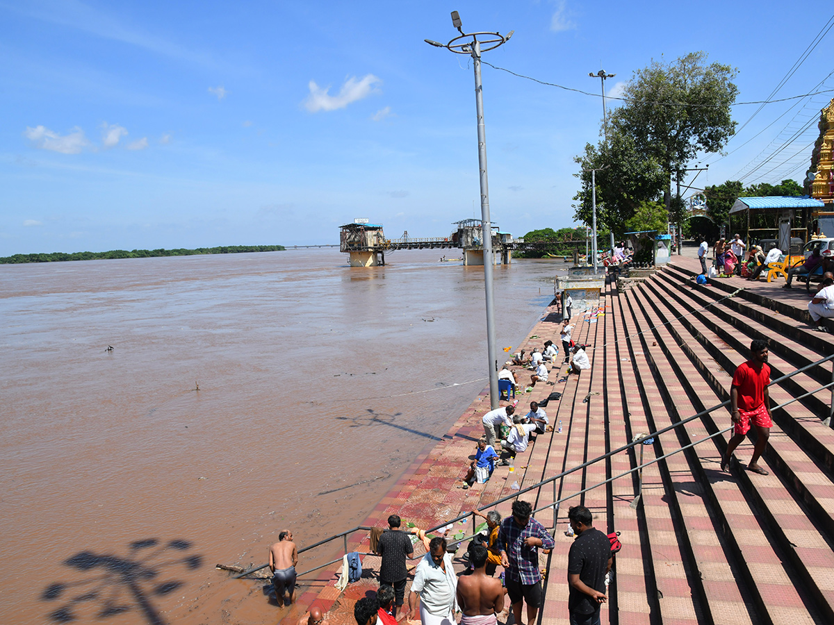Heavy_20Flood_20Water_20To_20rajahmundry_20godavari_2.jpg 2