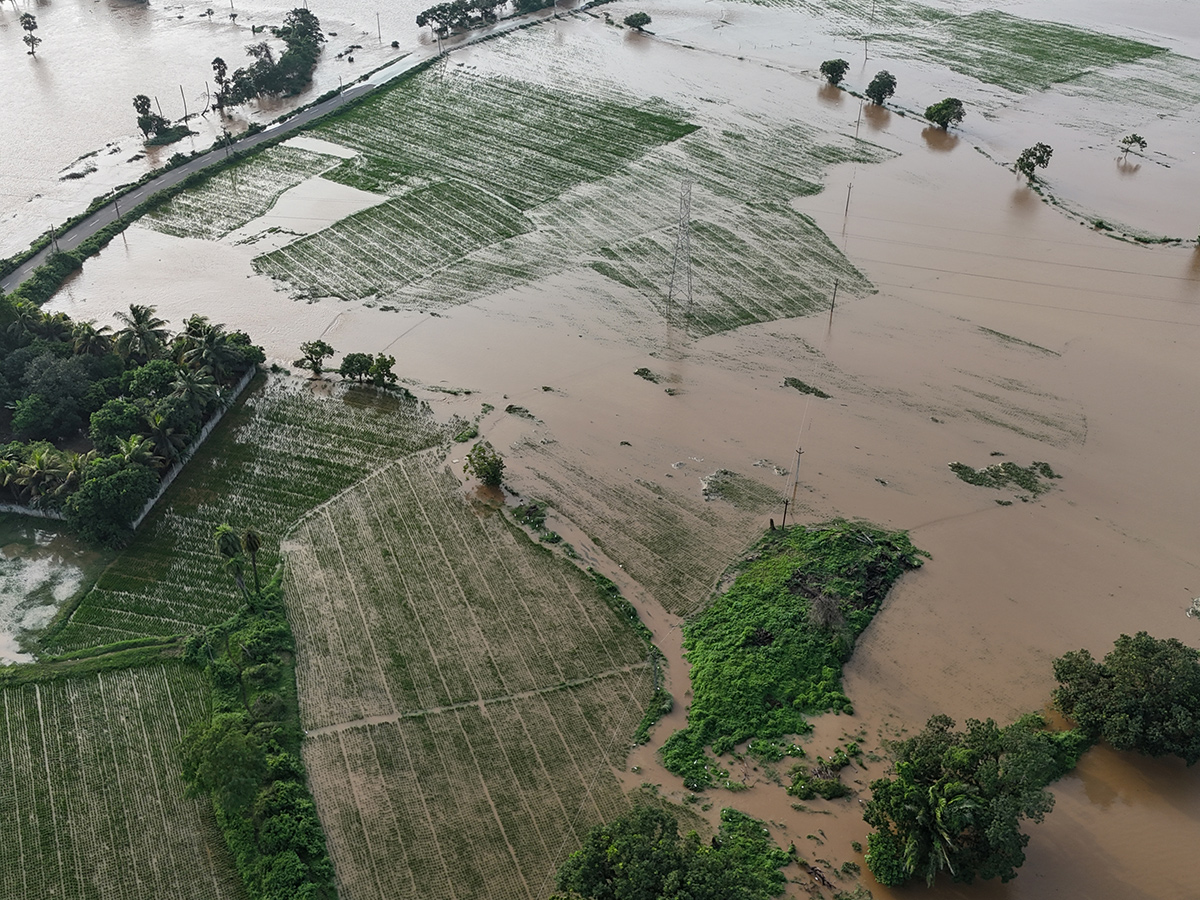 Heavy_20Flood_20Water_20To_20rajahmundry_20godavari_22.jpg 19
