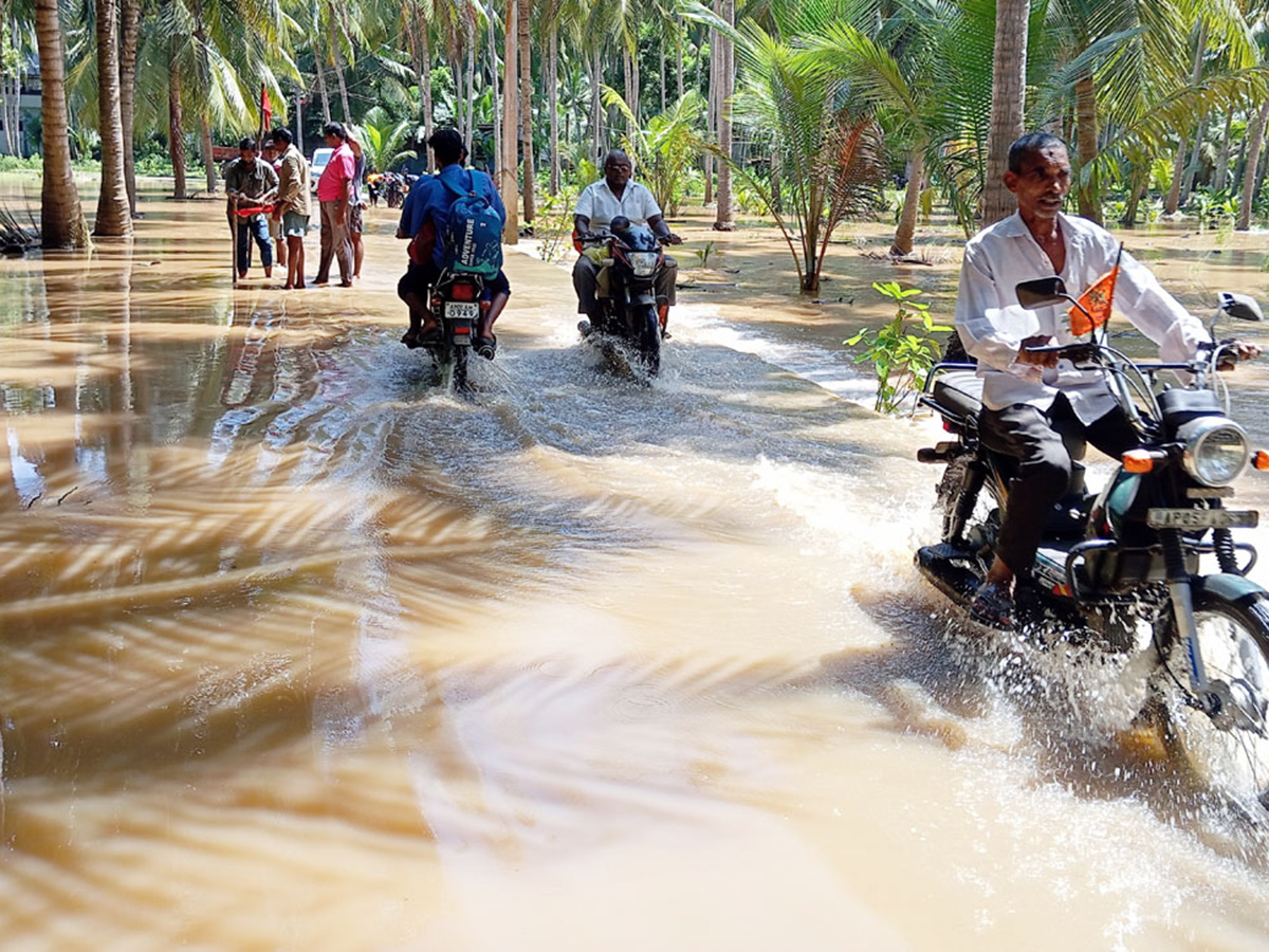 Heavy_20Flood_20Water_20To_20rajahmundry_20godavari_30.jpg 26