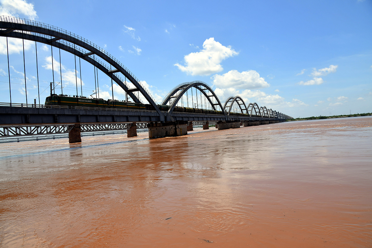 Heavy_20Flood_20Water_20To_20rajahmundry_20godavari_35.jpg 30