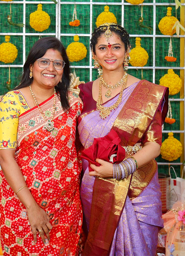 Jabardasth_20Rocking_20Rakesh_20Wife_20Jordar_20Sujatha_20Seemantham_20Function_20Photos__20_2817_29.jpg 17