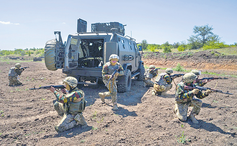 TRAINING-THE-PRISONERS.jpg