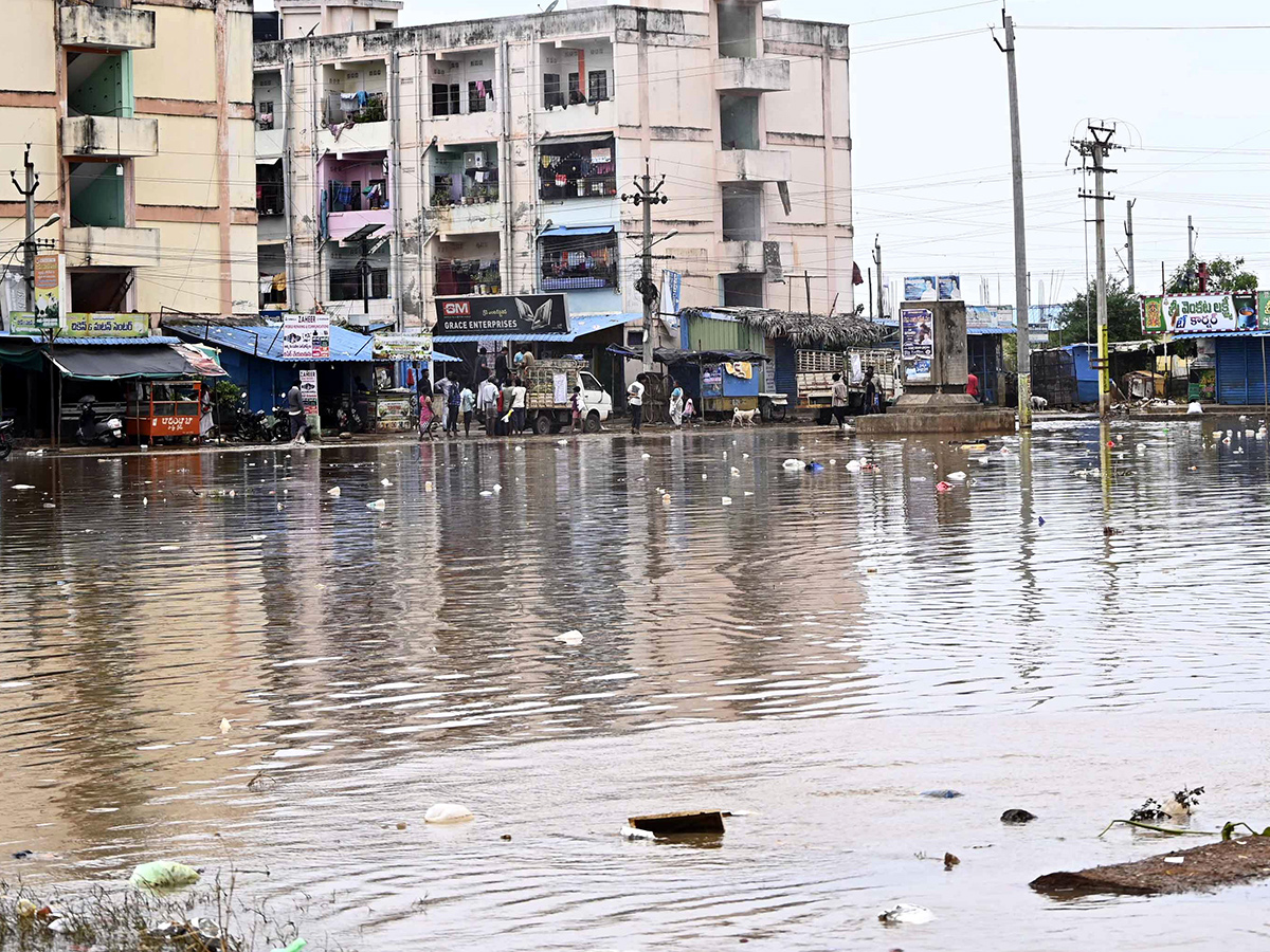 vijayawada_20floods_202024_20photos_20at_20sakshi_16.jpg 16