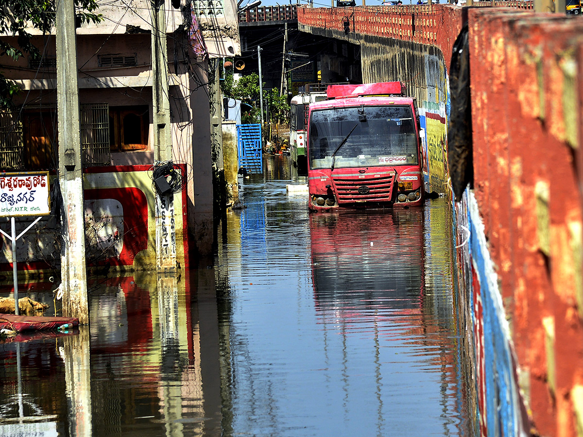 vijayawada_20floods_202024_20photos_20at_20sakshi_6.jpg 6