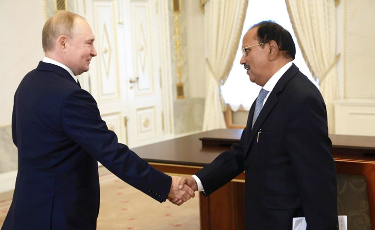 Ajit_20Doval_putin.jpg
