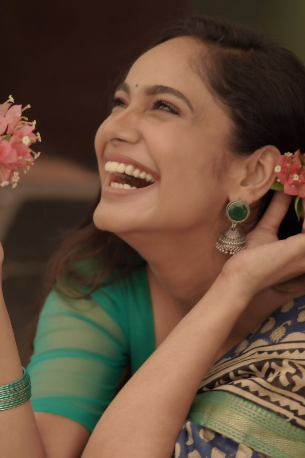 Tejaswini-Gowda-3.jpg 4