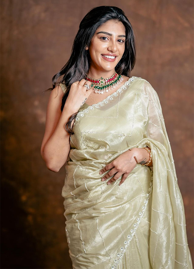 Surekha_20Vani_20Daughter_20Supritha_20Hot_20Photo_20Shoot__20_2814_29.jpg 14
