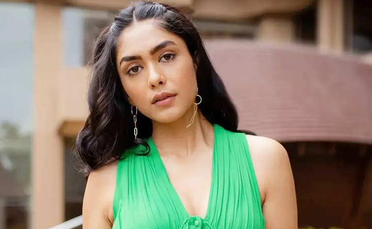 mrunal-thakur-boy-friend.jpg