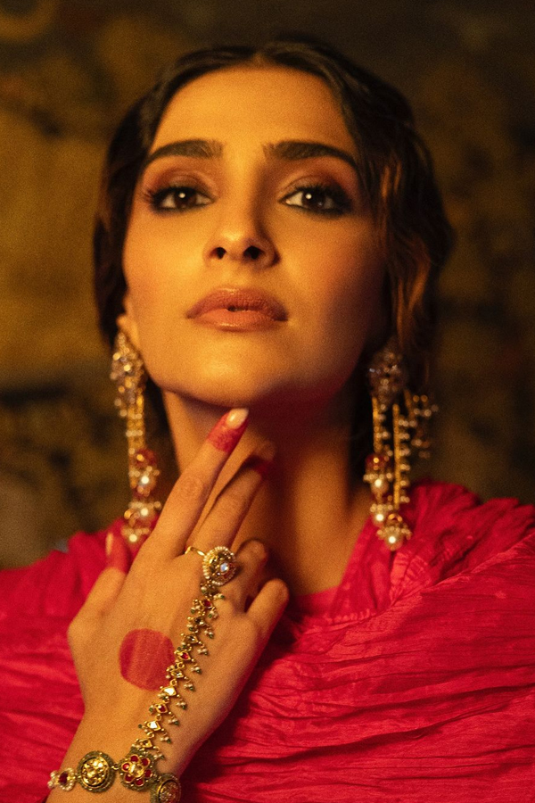 Sonam-Kapoor-3.jpg 4