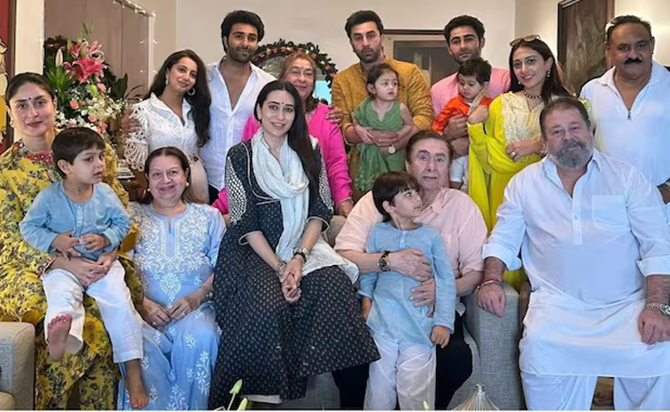 vinayakachavithi-kapoorfamily_0.jpg