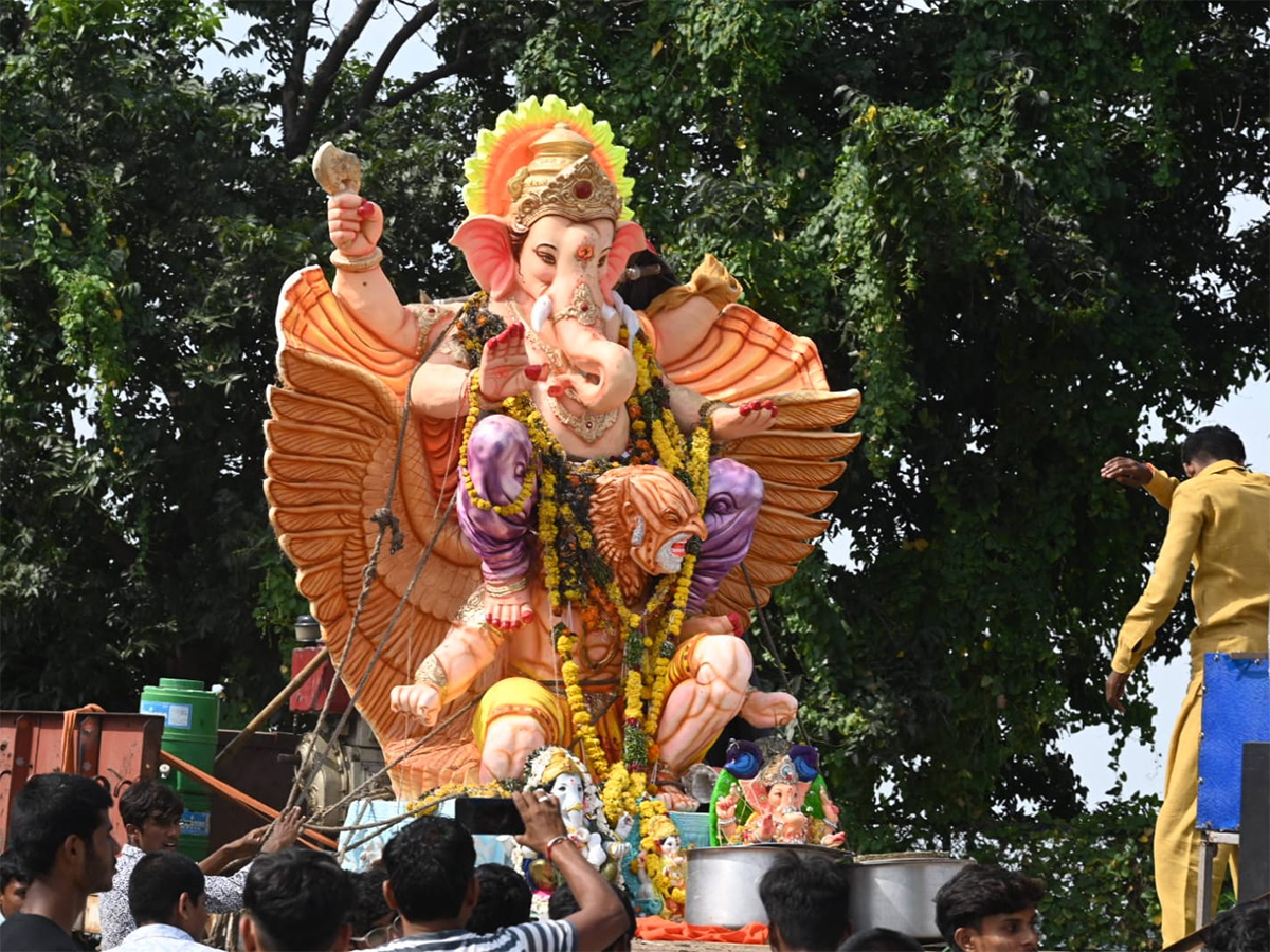 Ganesh_20Nimajjanam_20in_20Hyderabad_20Photos_12.jpg 12