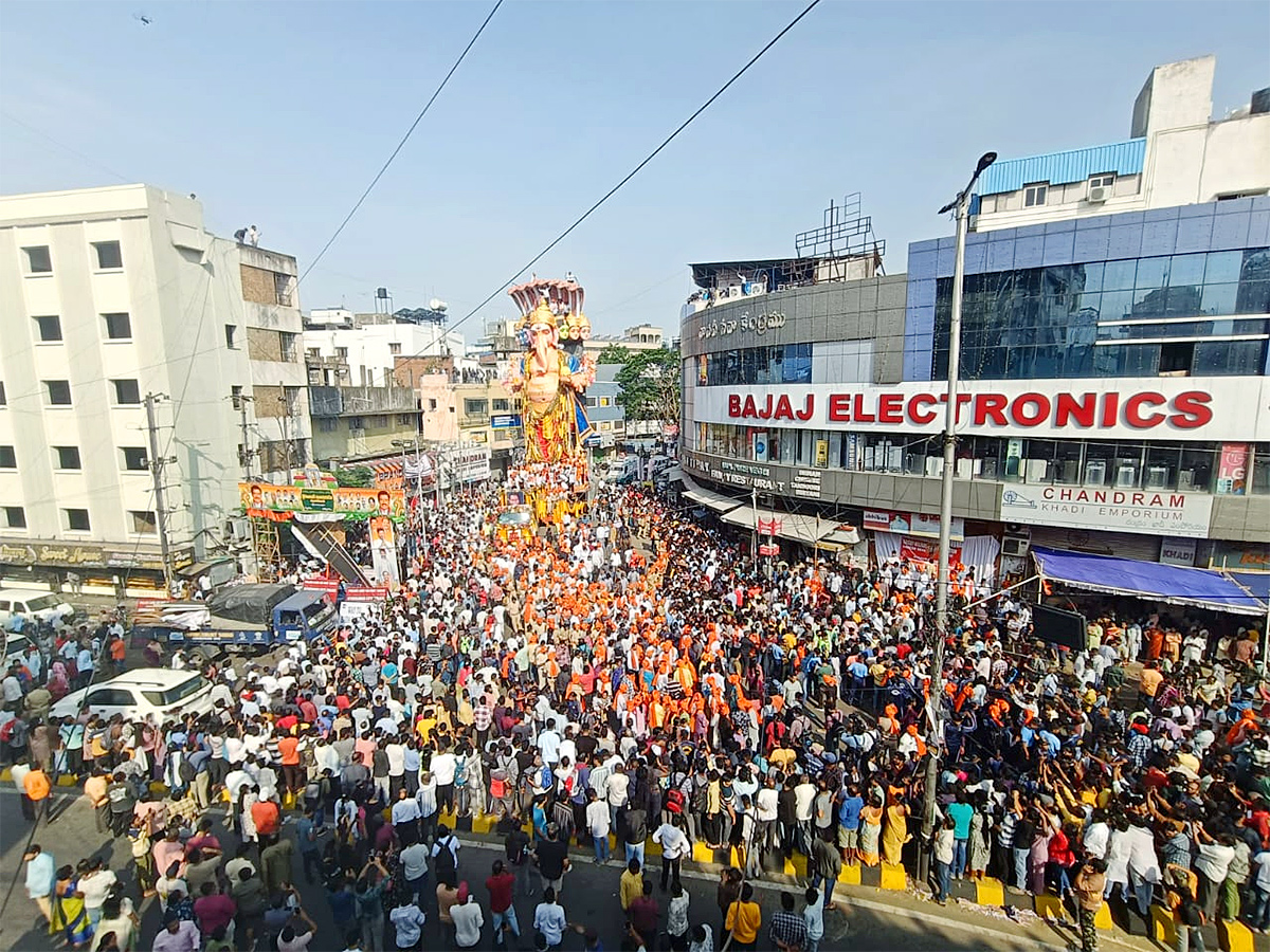 Hyderabad_20Khairatabad_20ganesh_20Shobha_20Yatra_202024_20Photos_2.jpg 2