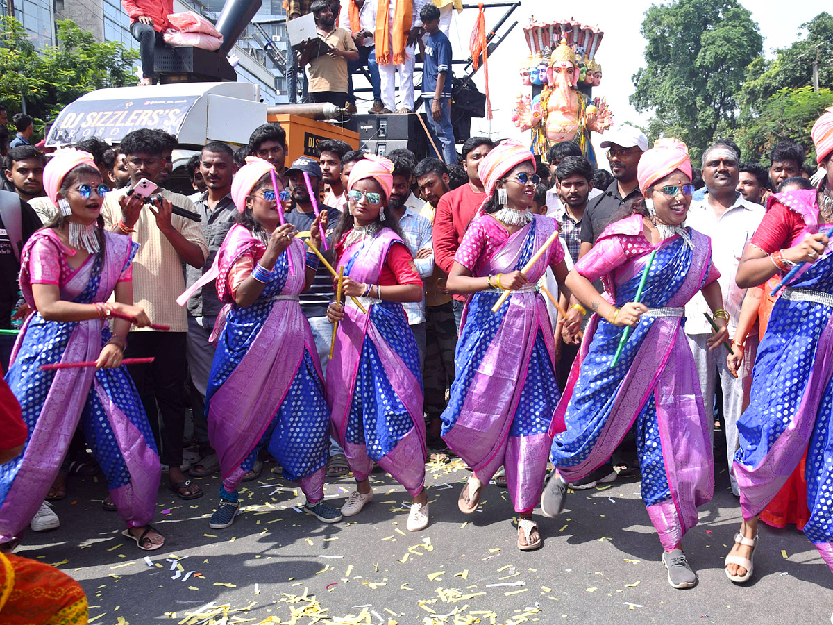Khairatabad_20Ganesh_20Shobha_20Yatra_202024_20Photos_20_2824_29.jpg 24