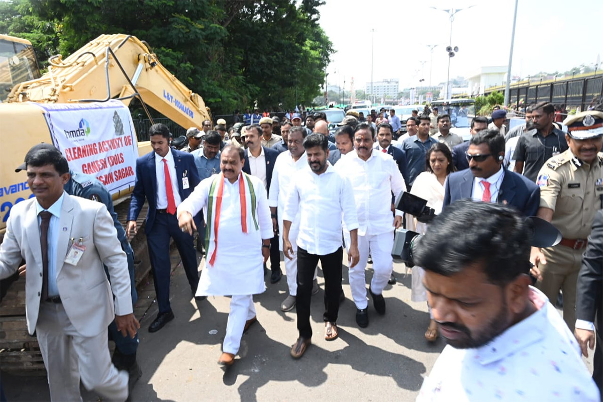 cm_20revanth_20reddy_20in_20ganesh_20nimajjanam__20_2810_29.jpg 10