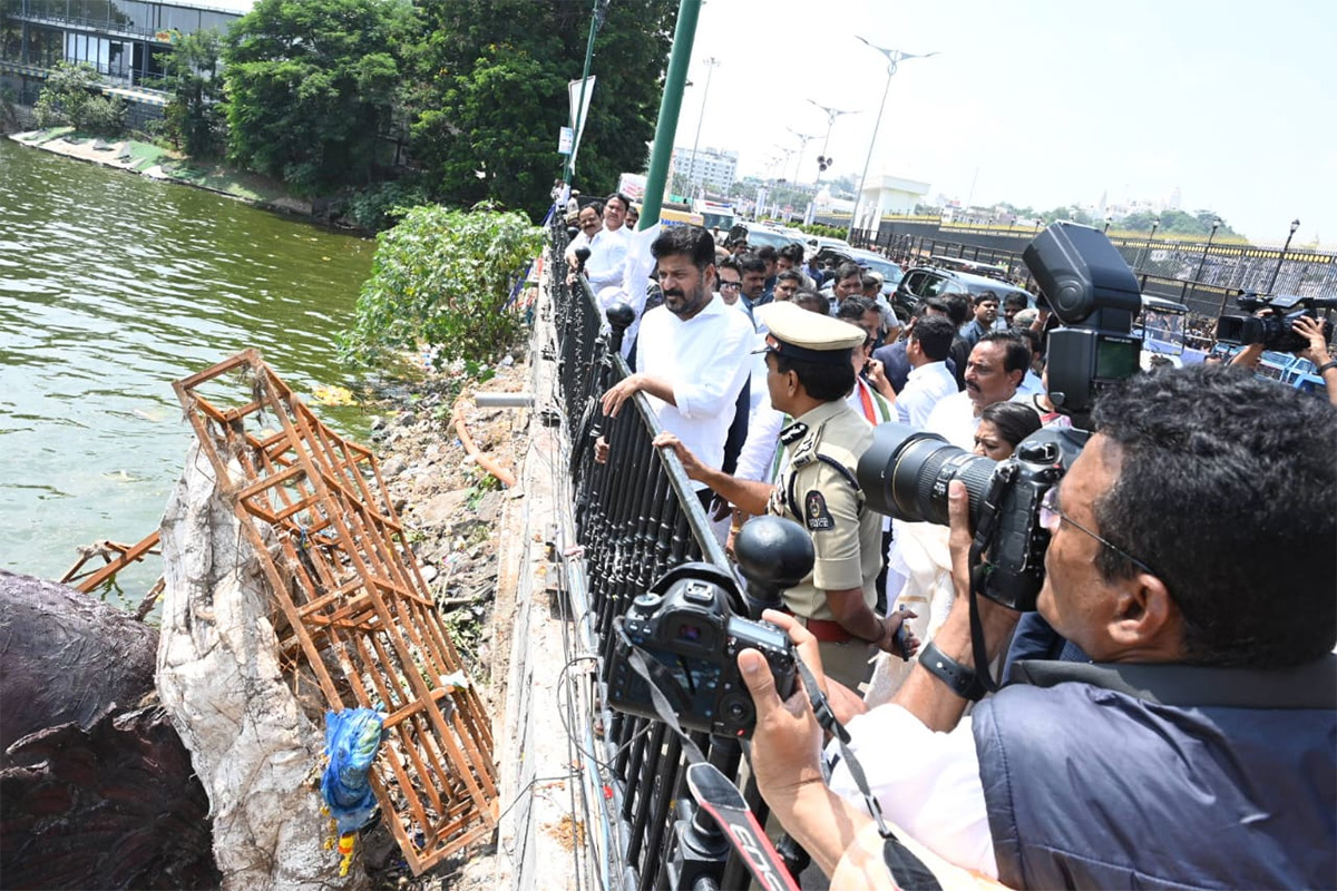 cm_20revanth_20reddy_20in_20ganesh_20nimajjanam__20_281_29.jpg 1