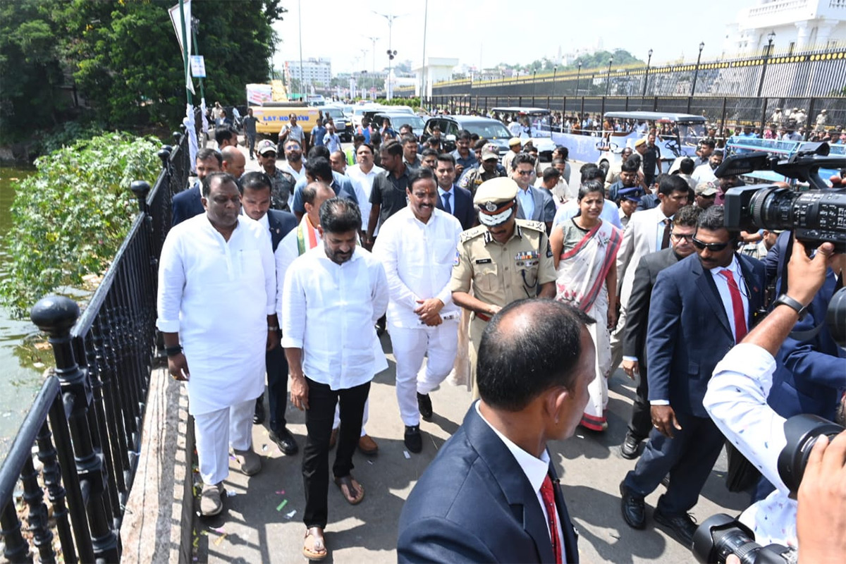 cm_20revanth_20reddy_20in_20ganesh_20nimajjanam__20_282_29.jpg 2