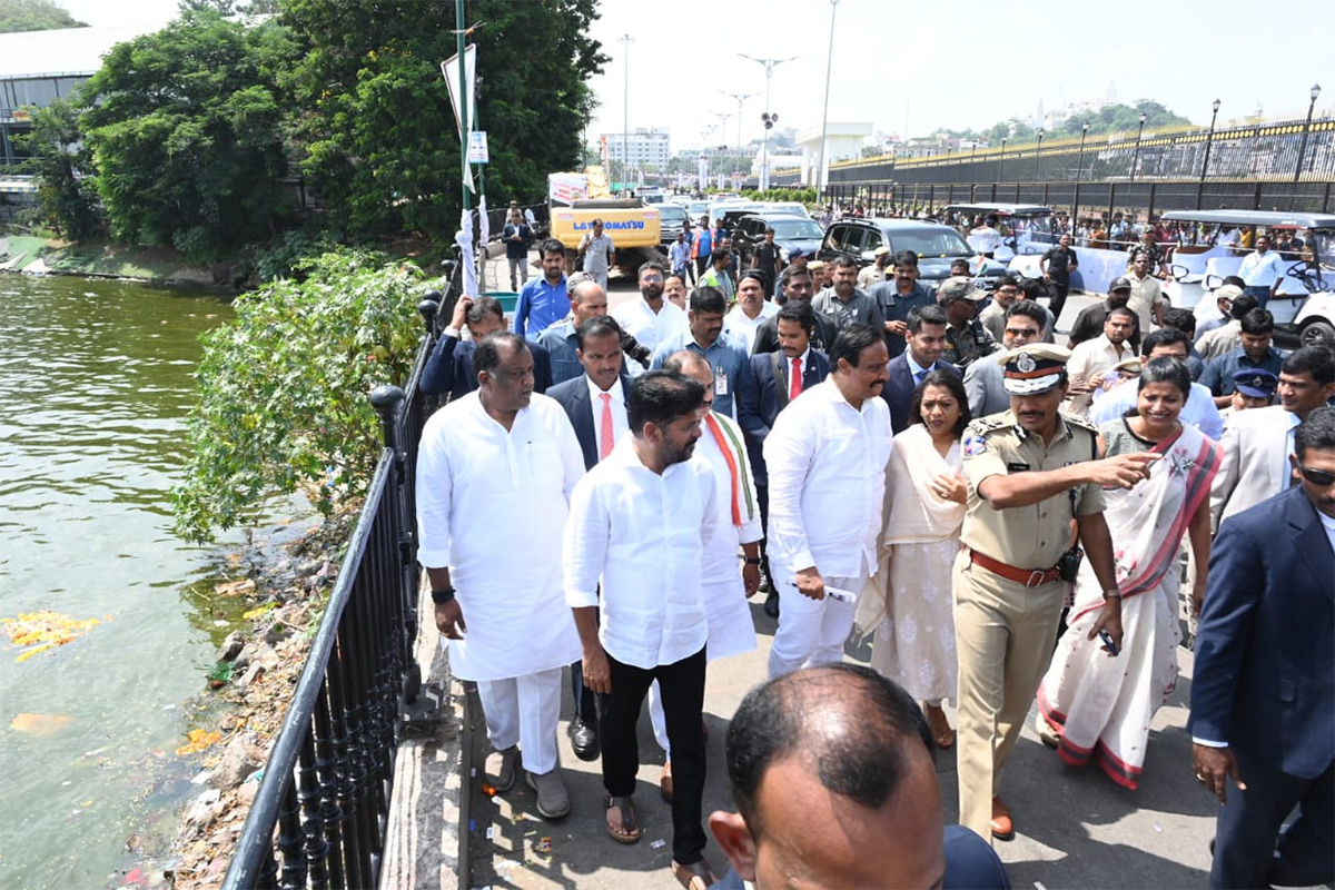cm_20revanth_20reddy_20in_20ganesh_20nimajjanam__20_286_29.jpg 6