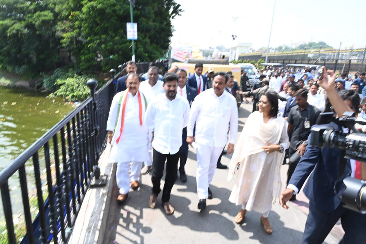 cm_20revanth_20reddy_20in_20ganesh_20nimajjanam__20_288_29.jpg 8